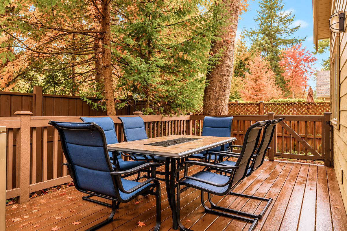 Outdoor dining with BBQ