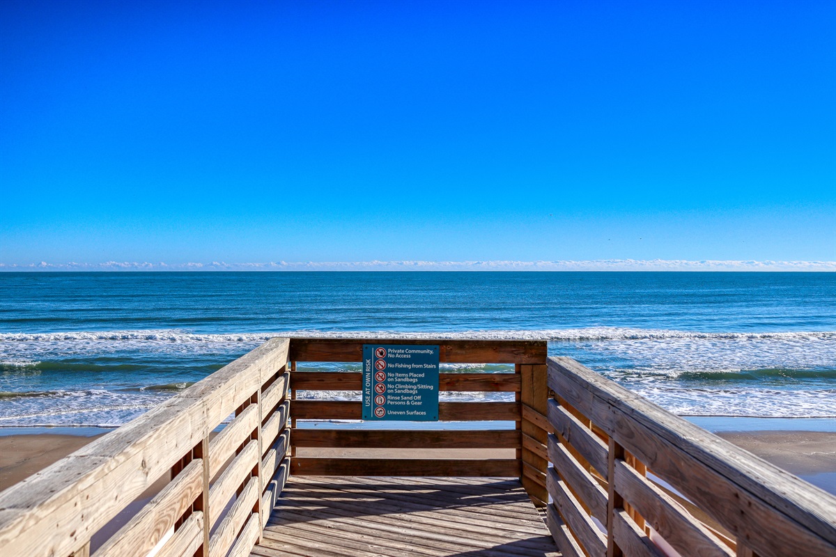Easily accessible beach access 