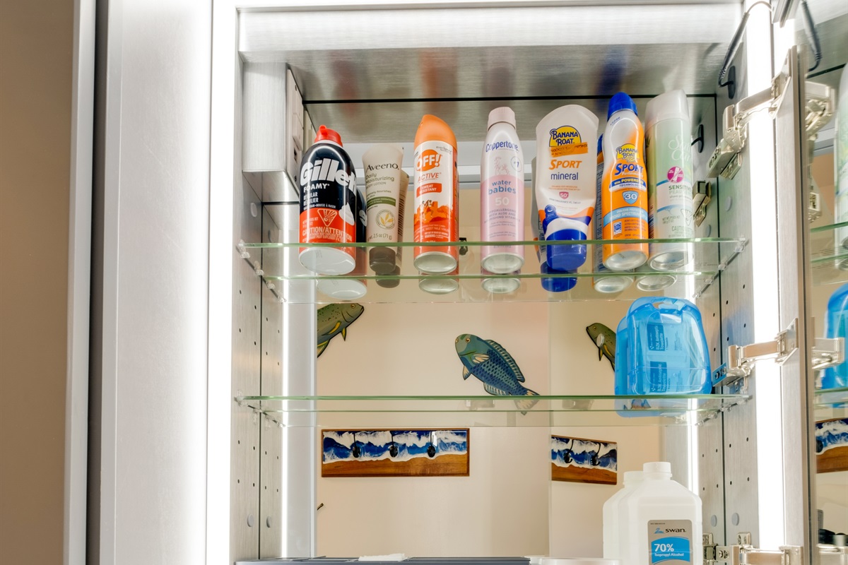 Every detail is prepared for your comfort — from sunscreen to essentials, this well-stocked space ensures a worry-free island stay. Thoughtful amenities let you focus on what matters most: relaxing and enjoying Waikīkī.