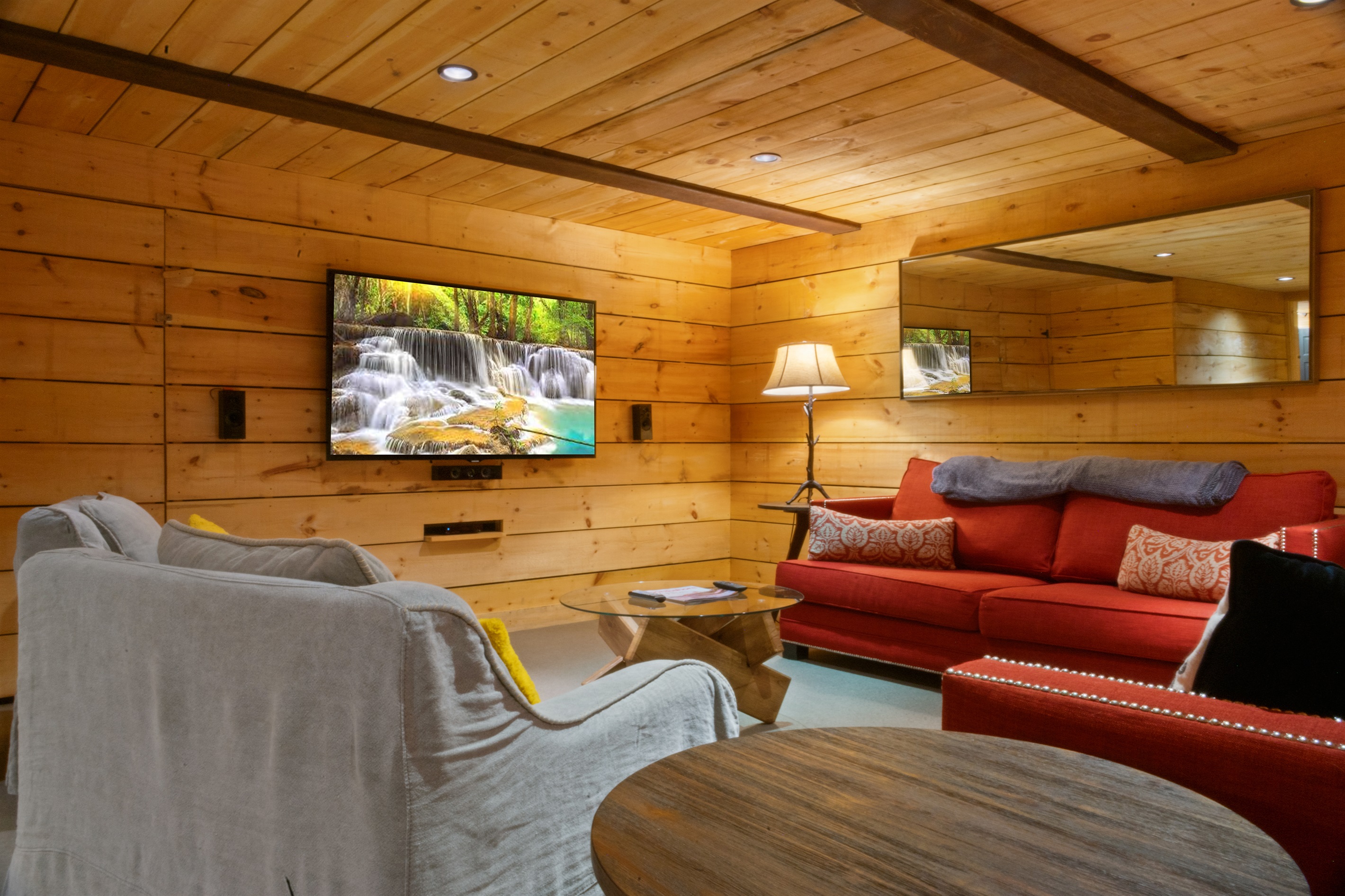 Below Deck Forecastle - Entertainment Room - Smart TV - Seating for 6-8