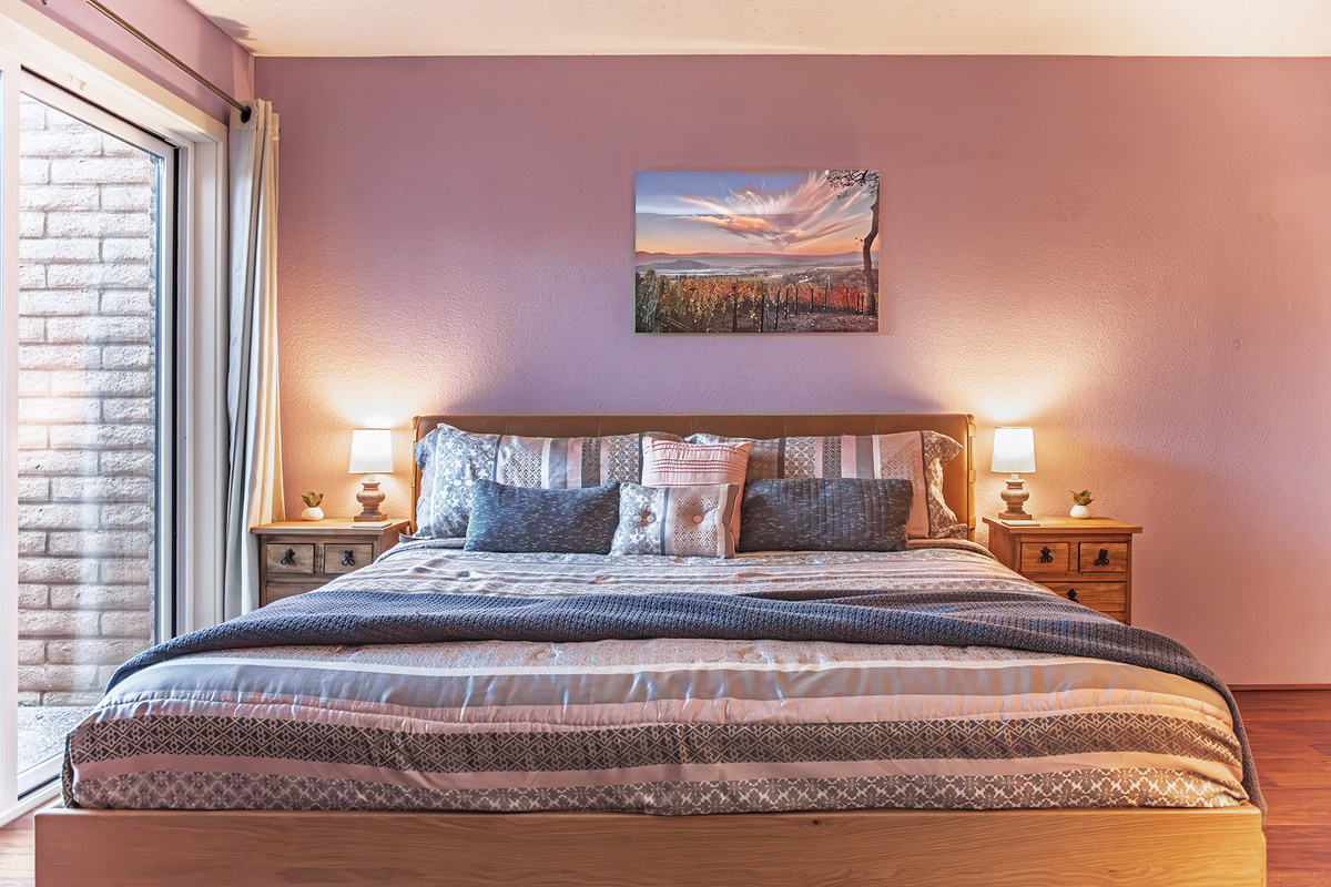 Enjoy the comfort of this glorious King Bed.