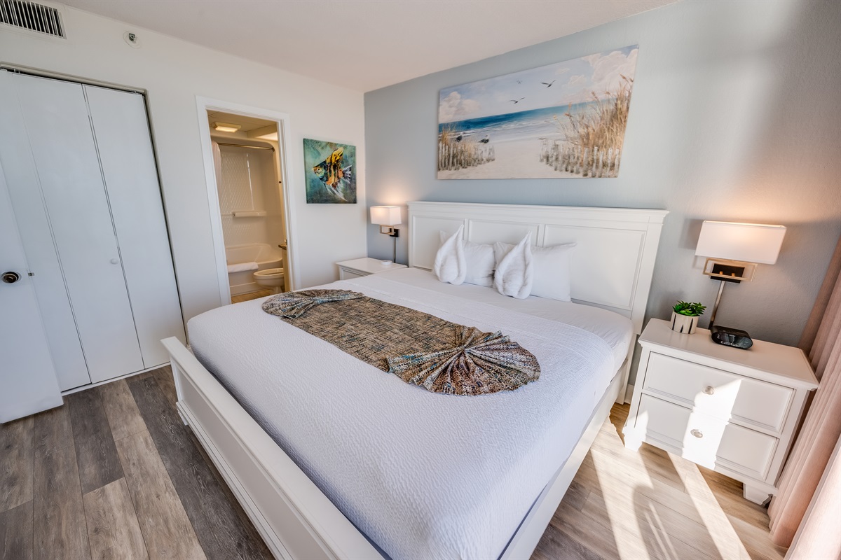 Stunning Bedroom Beautifully Decorated with Amazing Views 💫✨