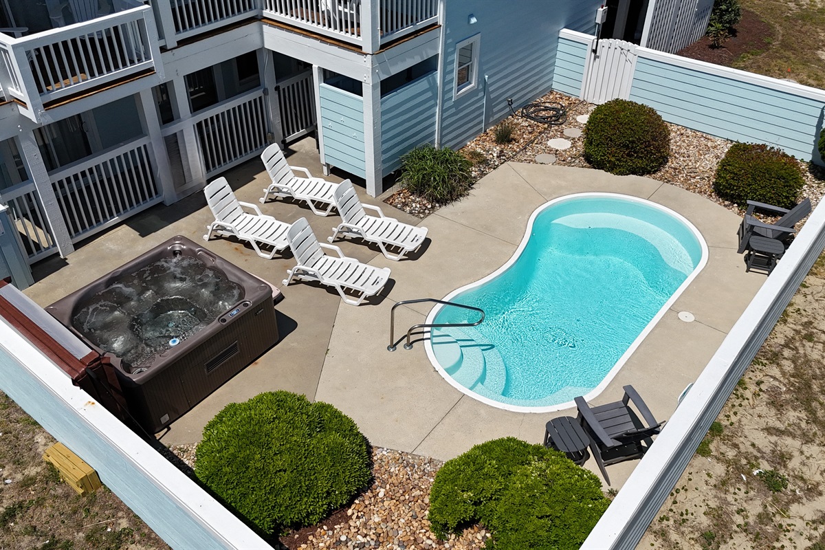 Enjoy the great outdoor space!