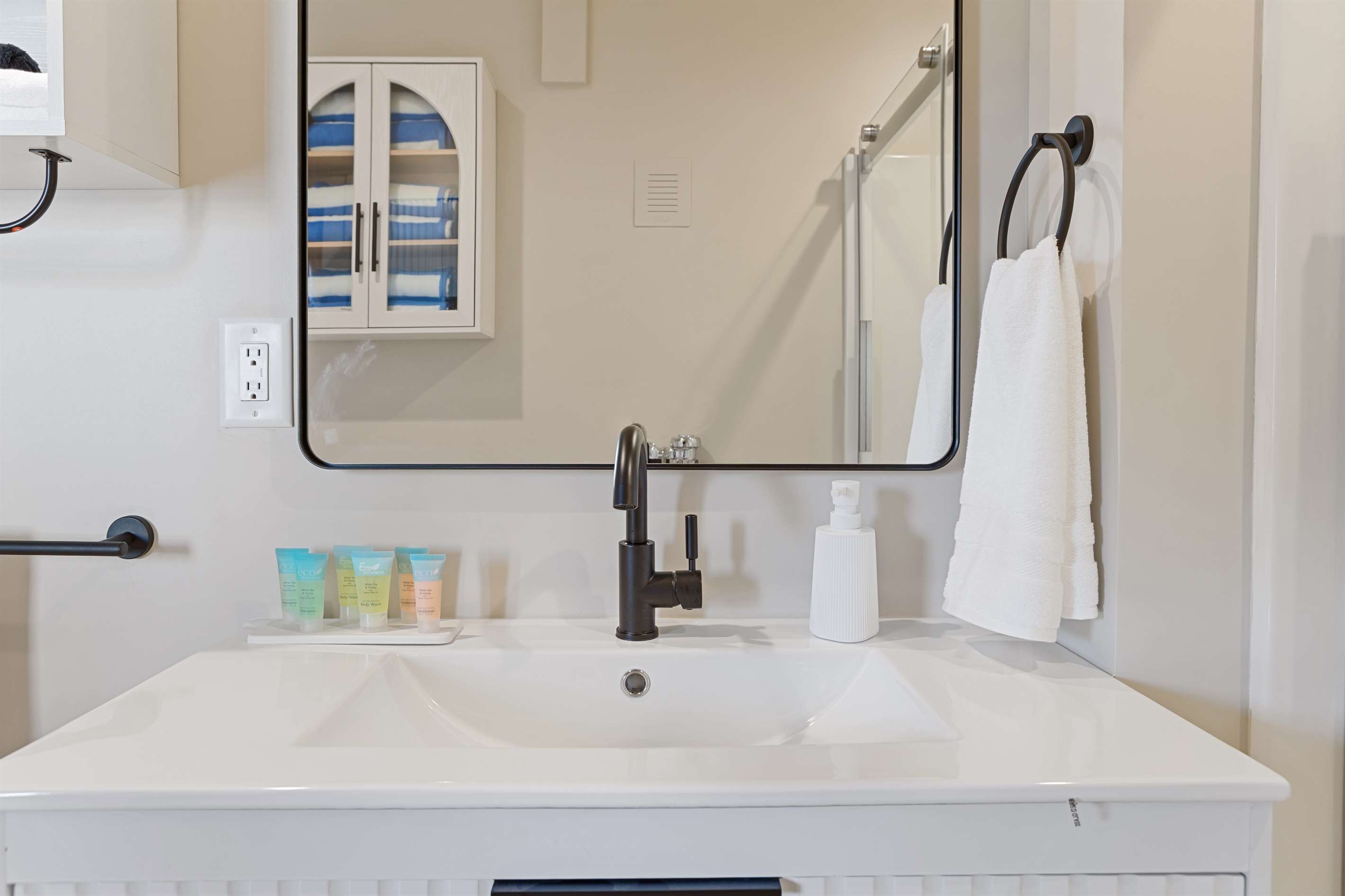 Starter soaps and bath linens provided | Ground floor