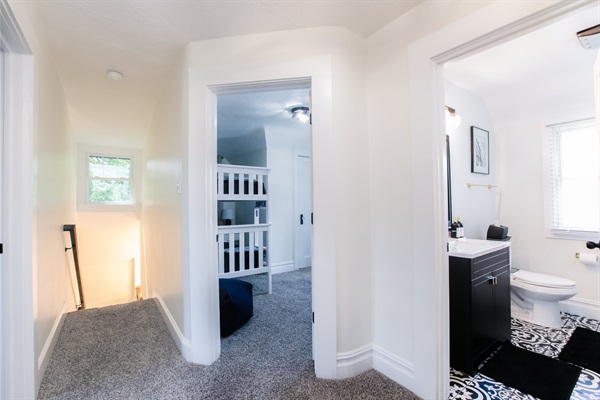 Freshly Updated 5BR2.5B 5min to ND Stadium, photo 21