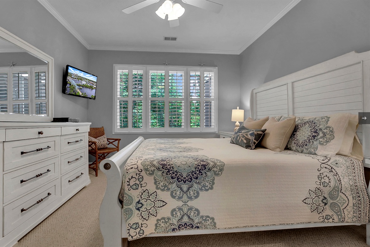 King in Main Bedroom