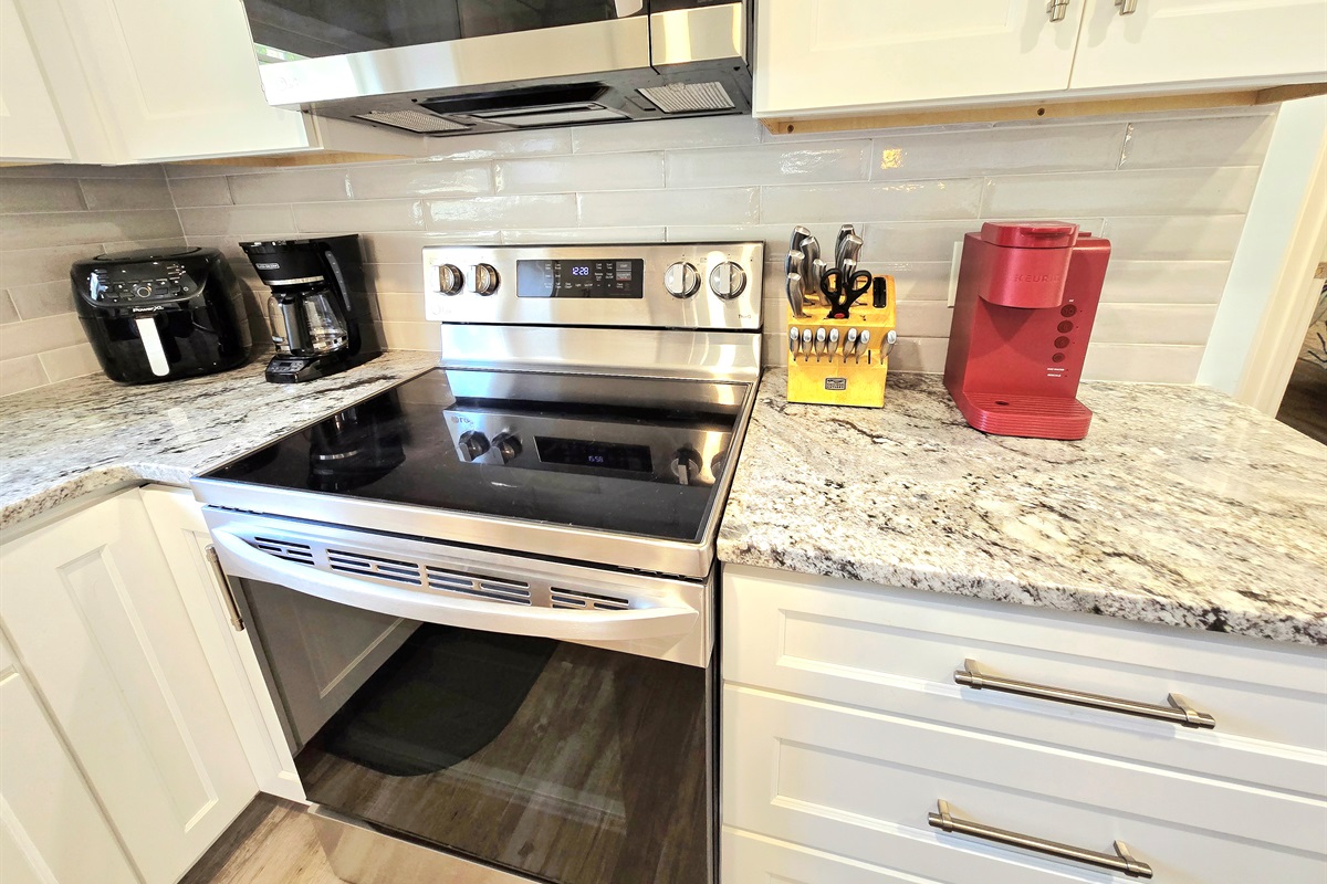 Air Fryer, Coffee Pot & Keurig Coffee maker