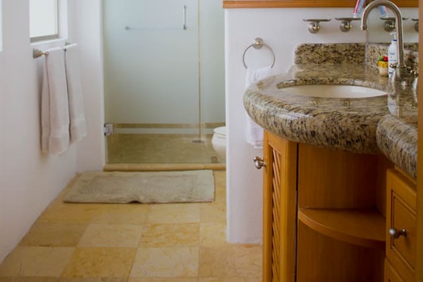 Suite III (2nd Flr) - Shower
