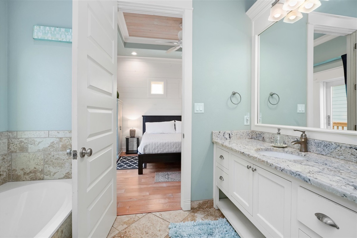 62cd01d92edb4e4da68f4850f2a260a3 Large | Beachhouse | Texas | TX | Vacation Homes | Galveston | Crystal Beach | Kokomo | Breezy Days | Beachfront Elegance | Sunrise Serenity | Southern Sands Property Management, LLC