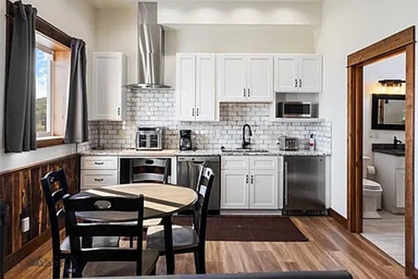 The Buffalo Suite offers a kitchenette for all of you snacks and light meal preparing.