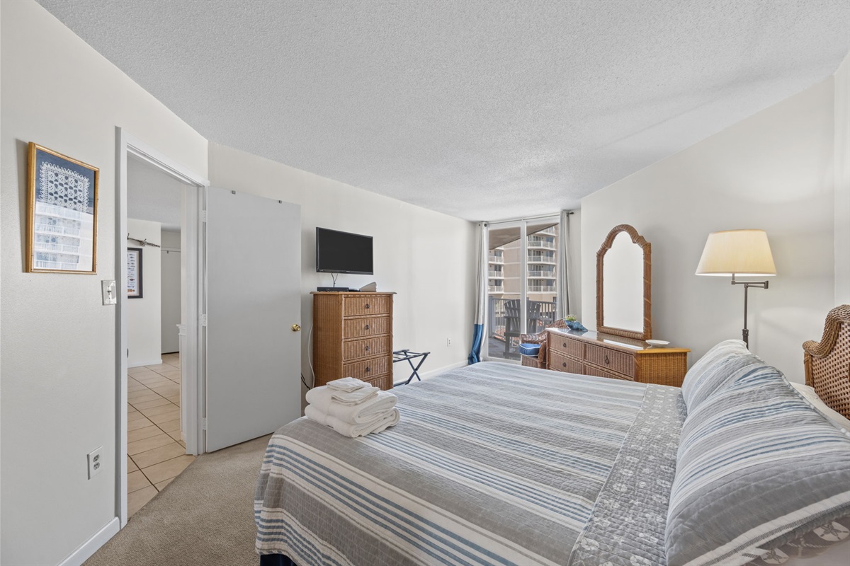 Spacious layout with plenty of room to unwind and easy access to the ensuite bathroom
