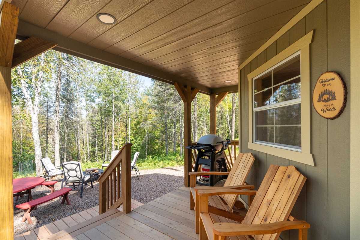 Pine Cabin - front porch