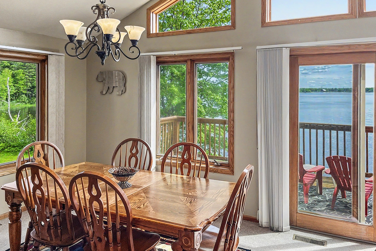 Dining Room - Lower Level Table with Lake View