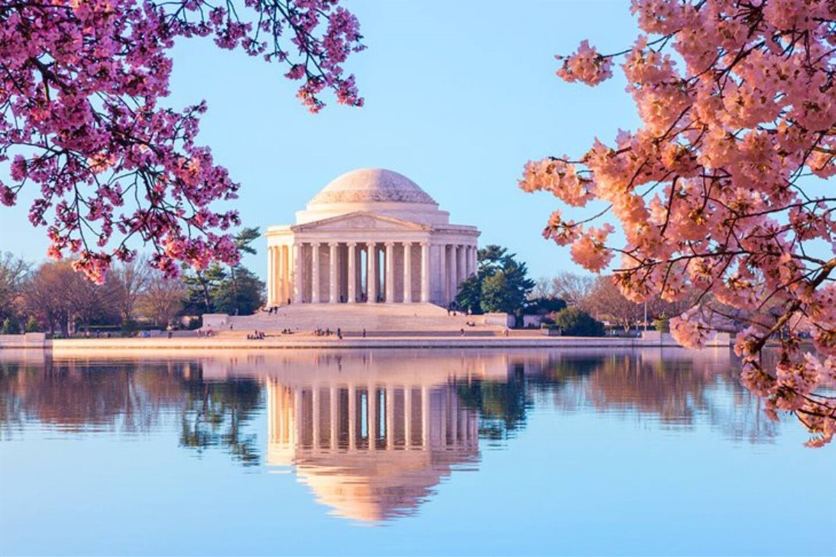 Lincoln Memorial - check out our DC guidebook for recommendations!