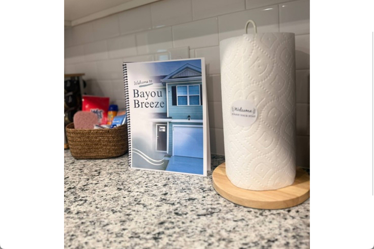 A warm Bayou Breeze welcome awaits on arrival, complete with thoughtful starter essentials so you can skip the store run and start enjoying your getaway right away. ⭐