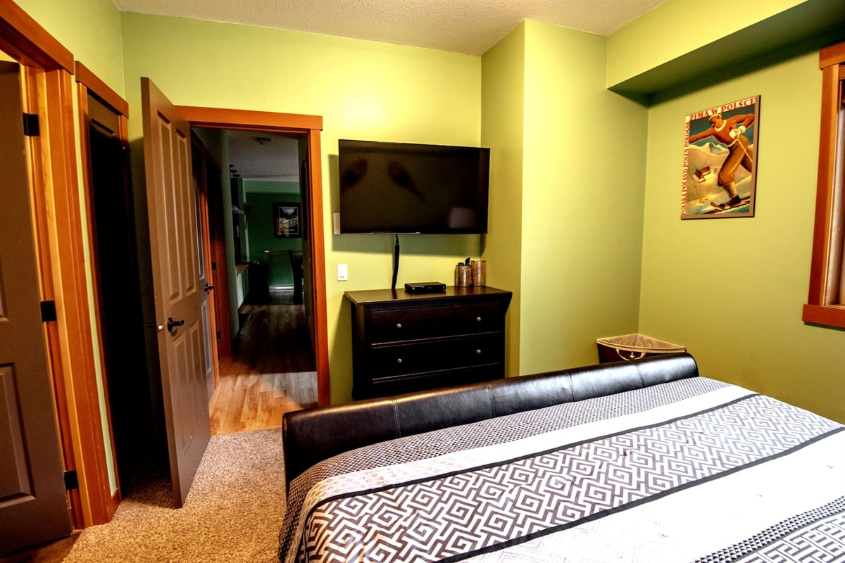 TV in bedroom with Cable, Netfix, and Amazon Prime