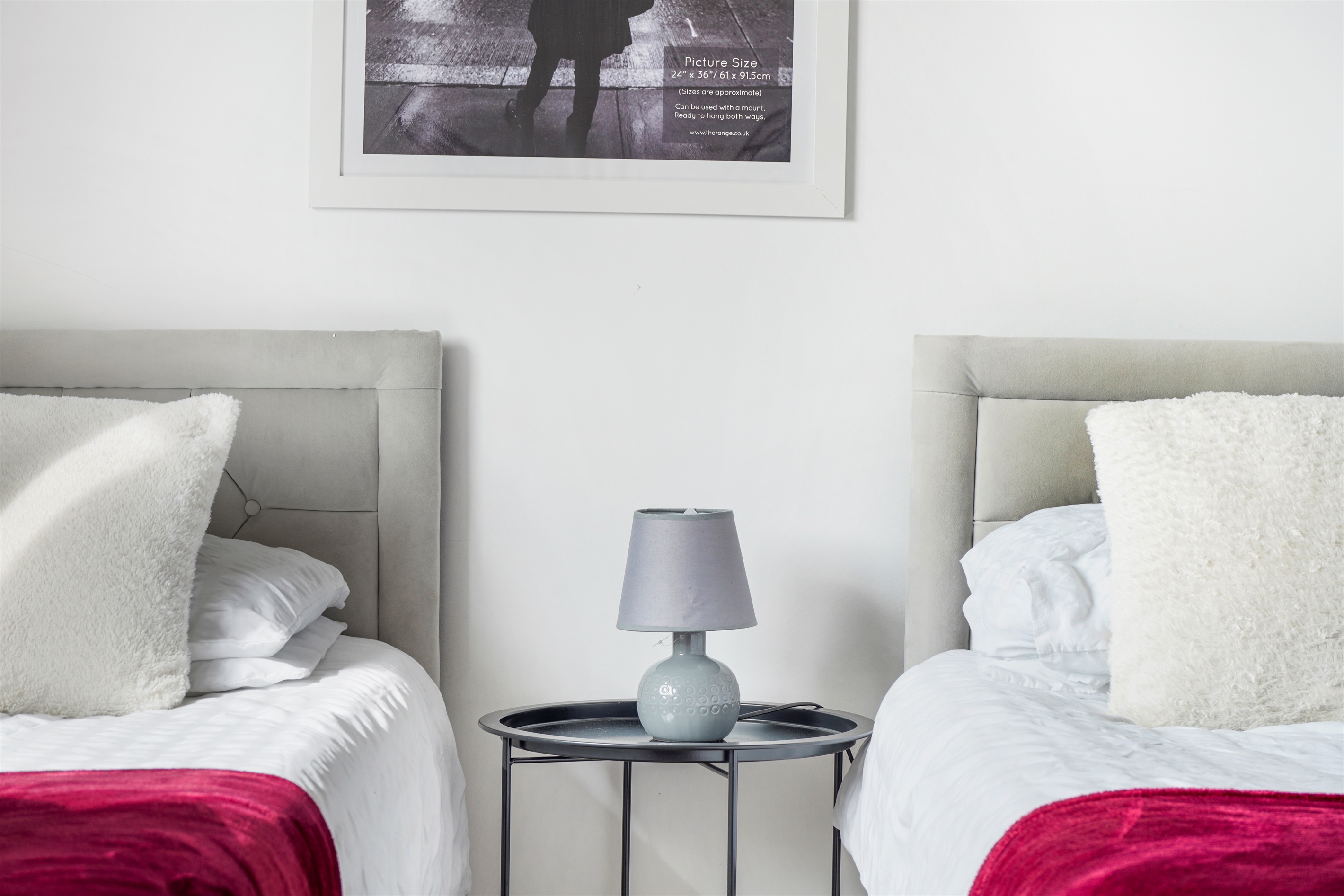 [Triple room 3 single beds with storage]