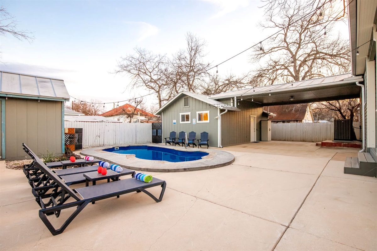 Experience outdoor living at its finest with a refreshing swim followed by a fireside chat in our inviting poolside area.