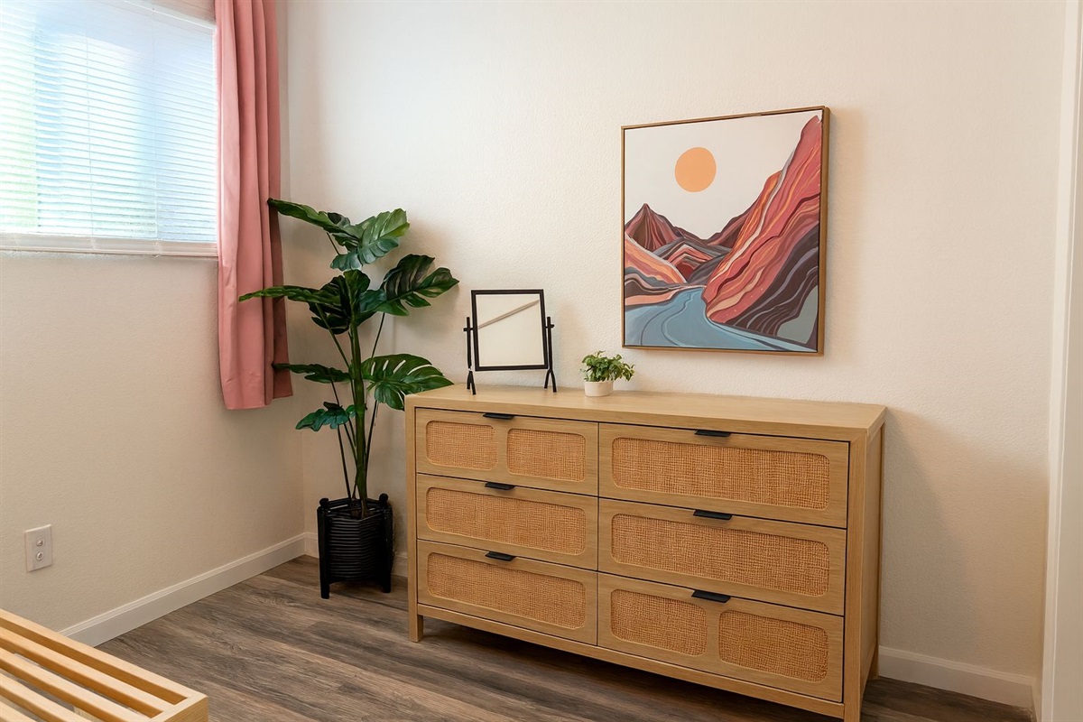 bedroom 3: dresser, black out curtain, closet, 2 queen beds, reading light