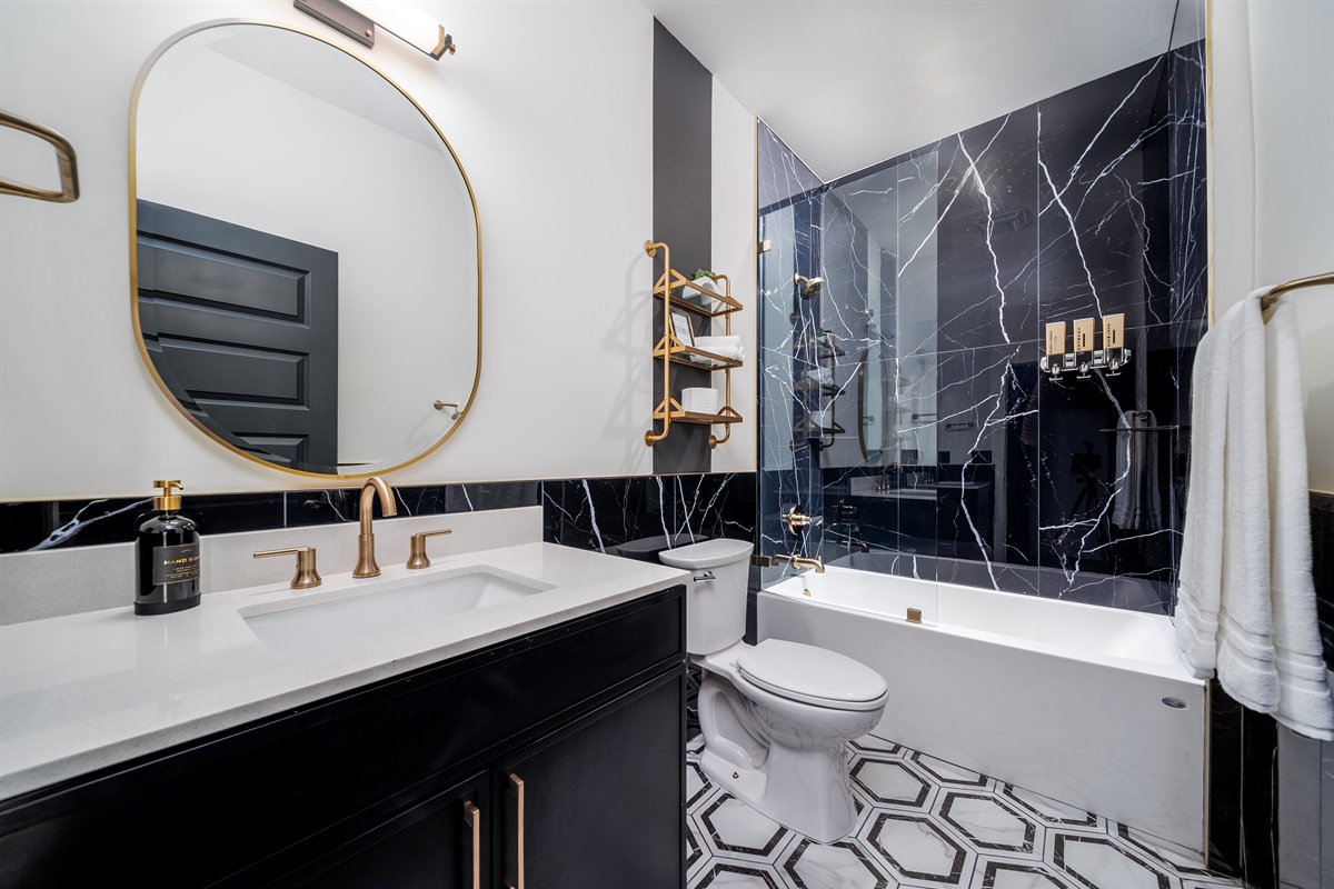 En-suite bathroom with bathtub, perfect for relaxation after a day out!