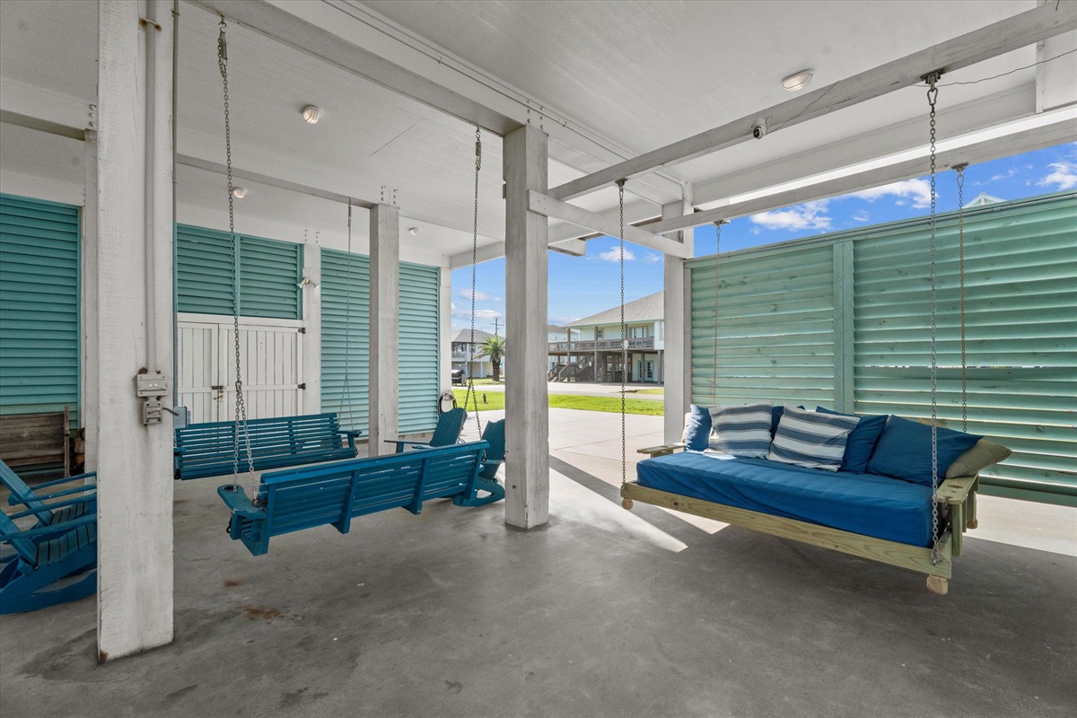 6358e0b47d99462b9746f51d15c2a2fc Large | Beachhouse | Texas | TX | Vacation Homes | Galveston | Crystal Beach | Kokomo | Breezy Days | Beachfront Elegance | Sunrise Serenity | Southern Sands Property Management, LLC
