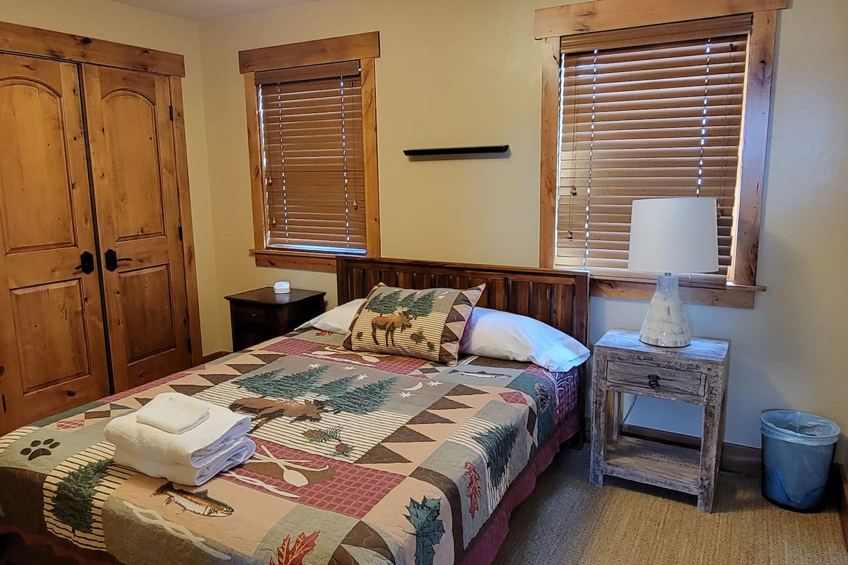 Bedroom 3 Queen Bed second floor