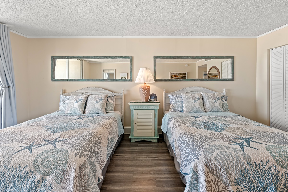 Large 2nd Bedroom with 2 Queens and ensuite