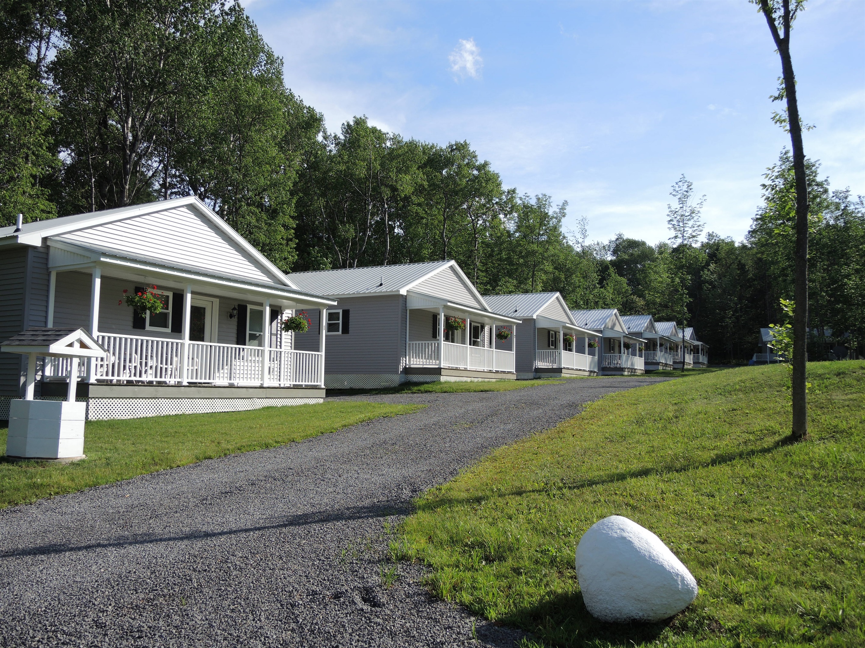 Creekside Cottages