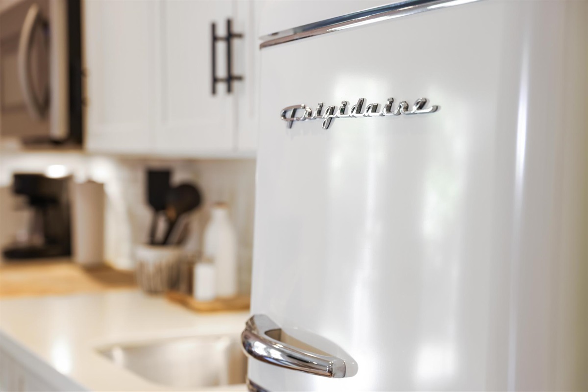 Frigidaire bar refrigerator