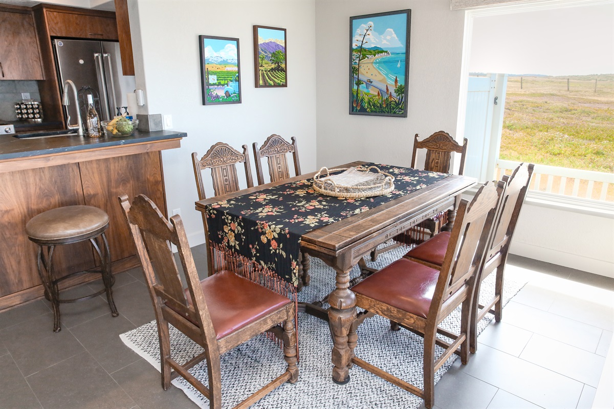Dinning room seating for 6