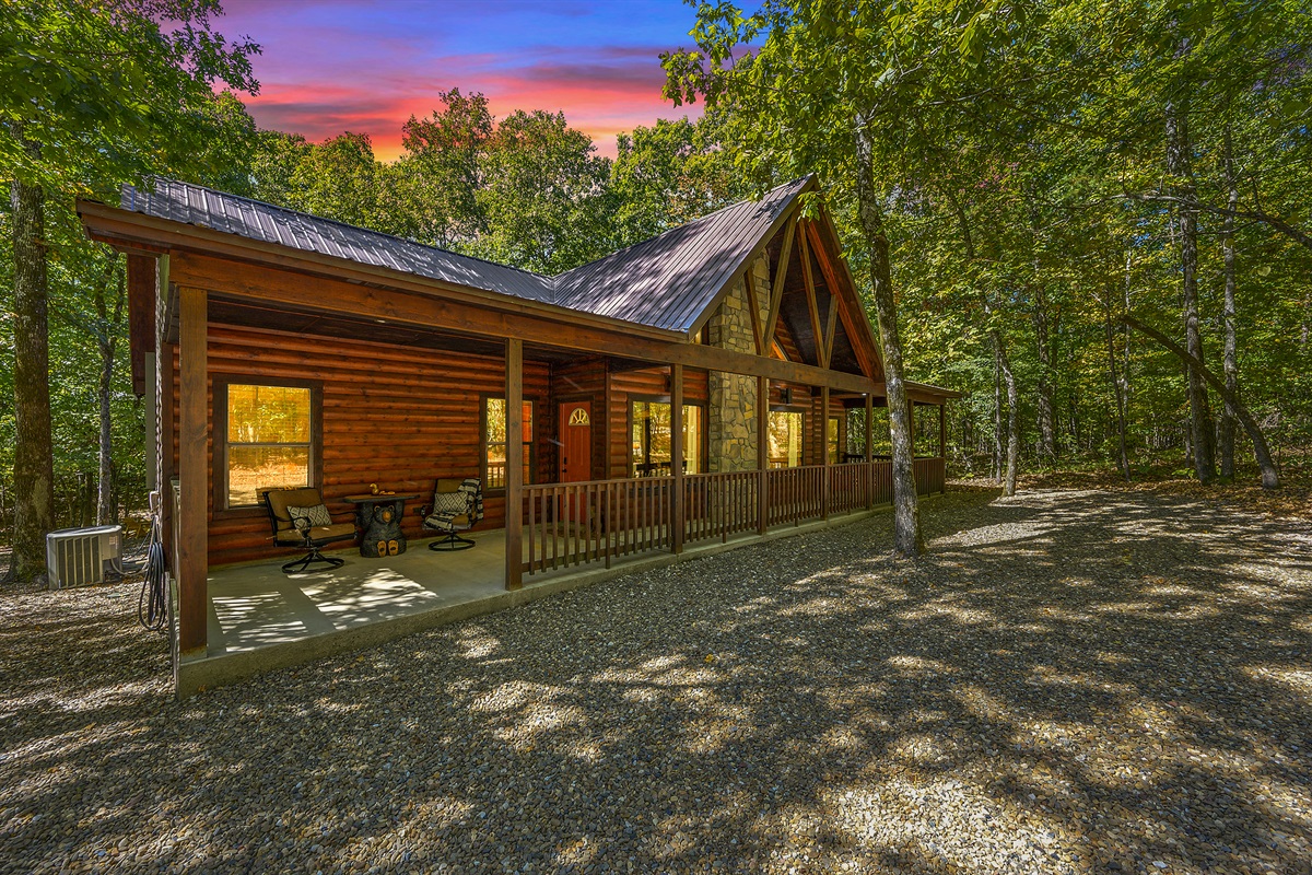 This classic cabin sits on a large lot in the heart of Hochatown close to all the attractions.