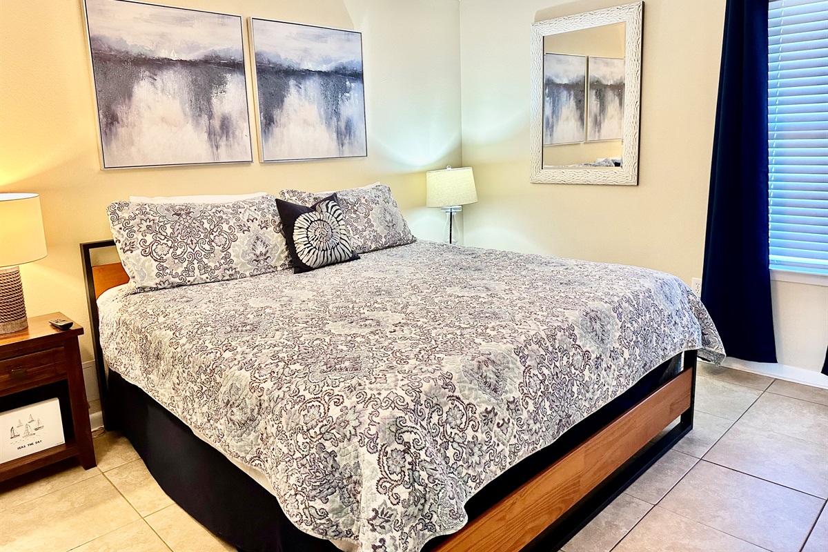 A king sized bed is waiting for you after a long beach day! Ahhh!