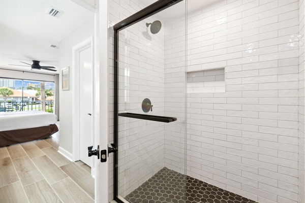 Main bathroom with walk in shower