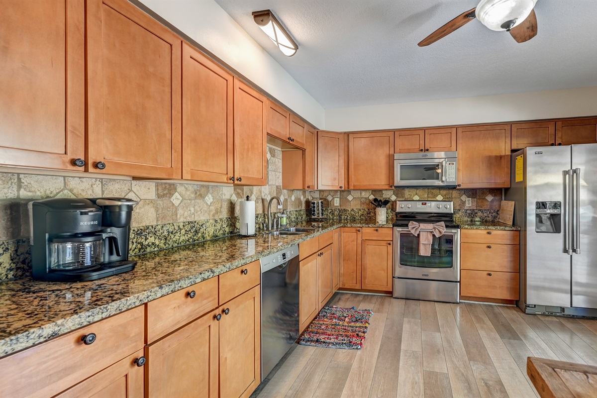 Plenty of Counter space - beautiful granite!