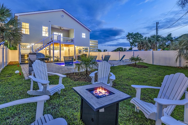 Poolside serenity meets cozy evenings by the fire. Embrace the perfect blend of relaxation and warmth in your private retreat. 🔥💦 #PoolsideBliss #FiresideEscapes