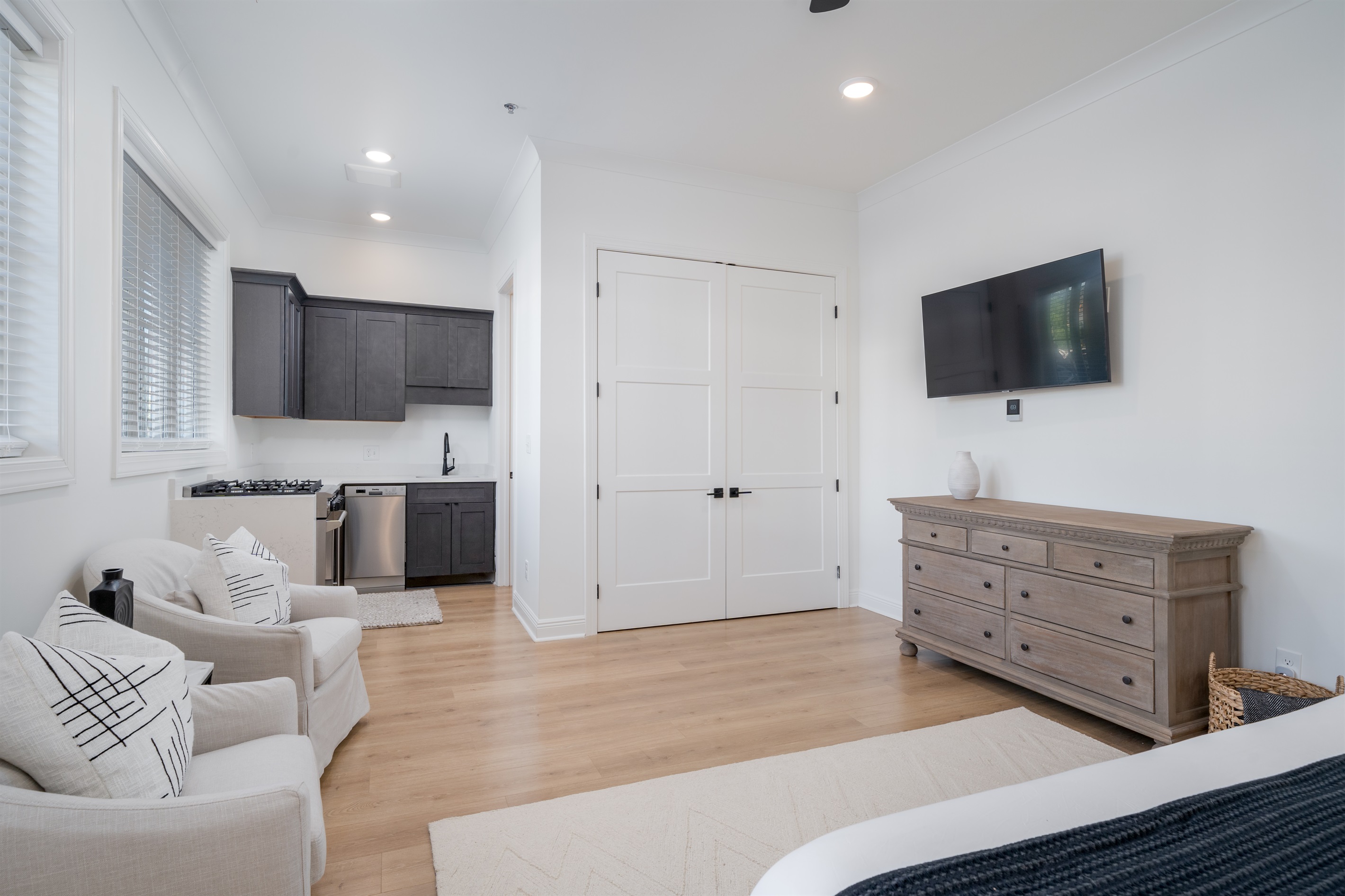Master Suite King Bedroom