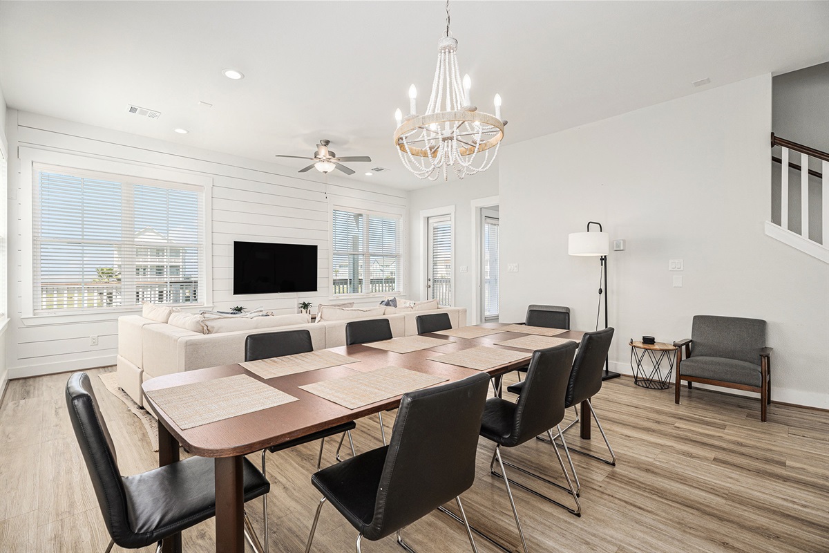 6392de1c0a334fb3a1331a65e7914d4d Large | Beachhouse | Texas | TX | Vacation Homes | Galveston | Crystal Beach | Kokomo | Breezy Days | Beachfront Elegance | Sunrise Serenity | Southern Sands Property Management, LLC