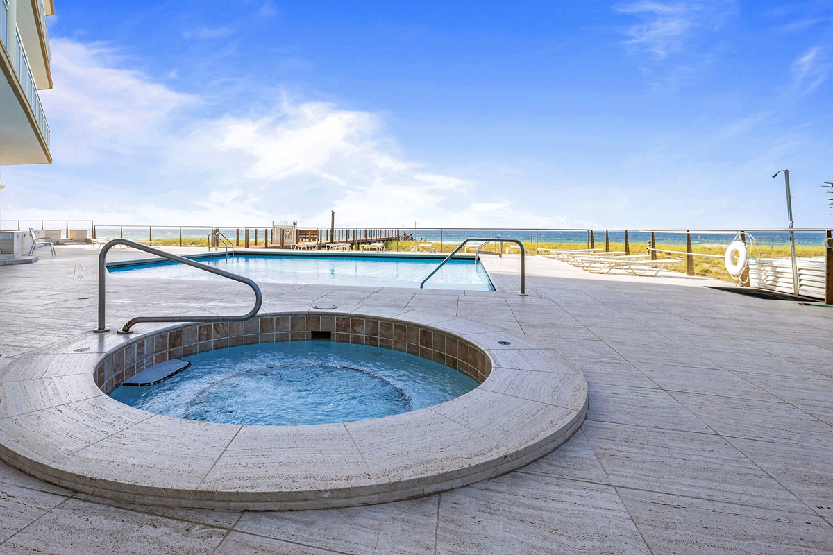 Hot Tub available year round