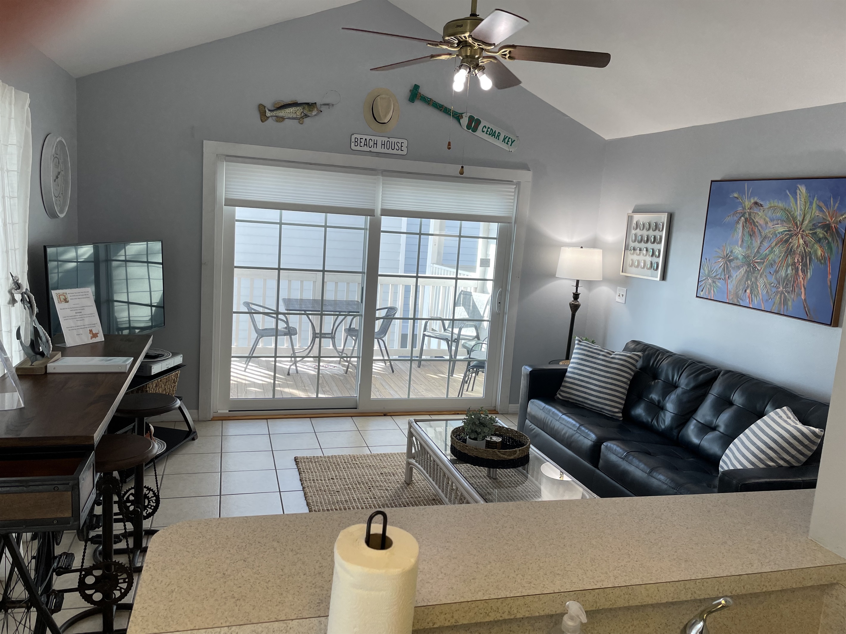 View from the Kitchen to the Living Area