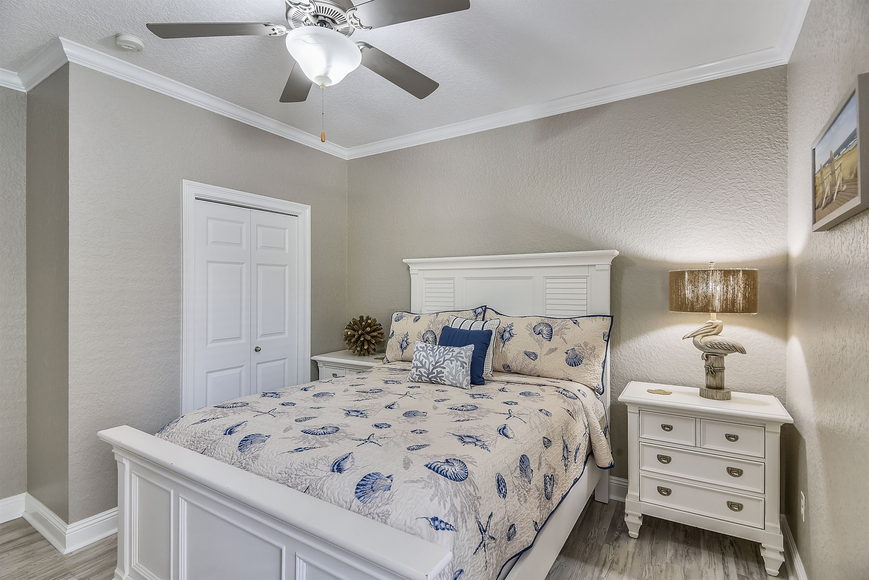 2nd floor queen room