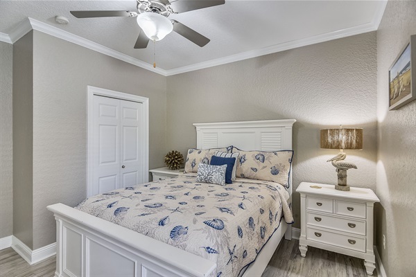 2nd floor queen room