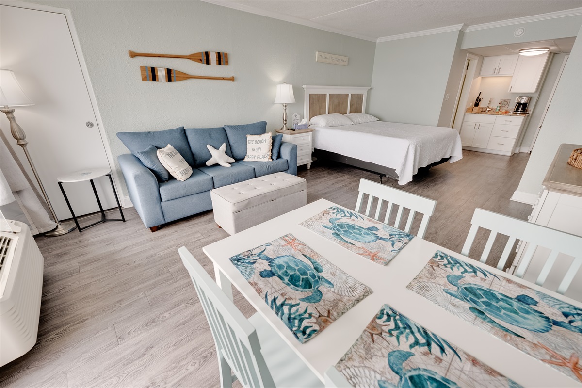 Room with Stunning Views🌊☀️