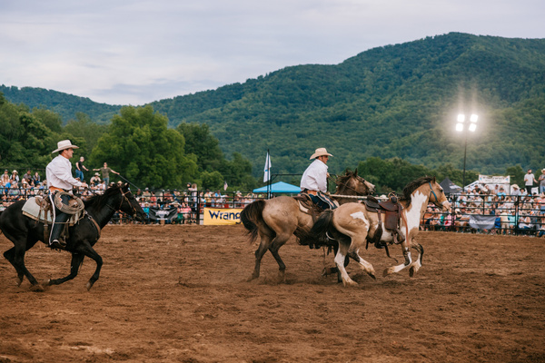 Rockfish River Rodeo is Nelson County’s own professional rodeo! Hosted twice a year on Blue Toad Hard Cider’s land. Photo: Hannah Armstrong, Virginia Tourism Corporation