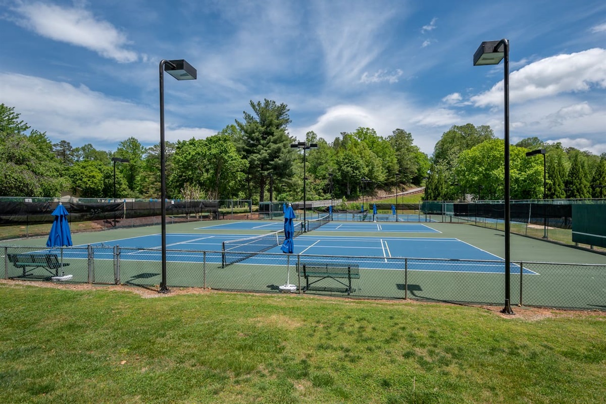 Resort access to tennis courts
