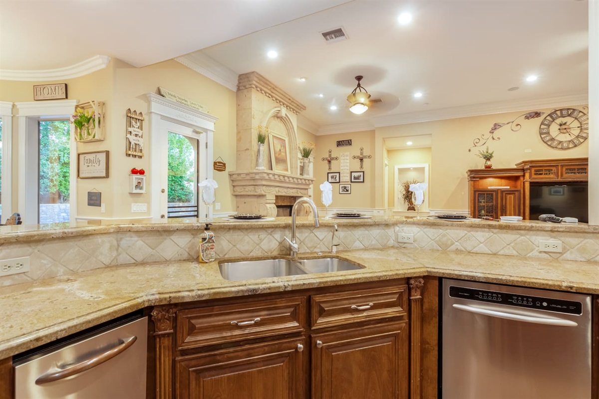Luxurious 5 Bed; Desert Oasis w/ Pool! — Desert Paradise Retreat | Luxe 5BR w/ Pool in Mesa, Mesa, Arizona — photo 34