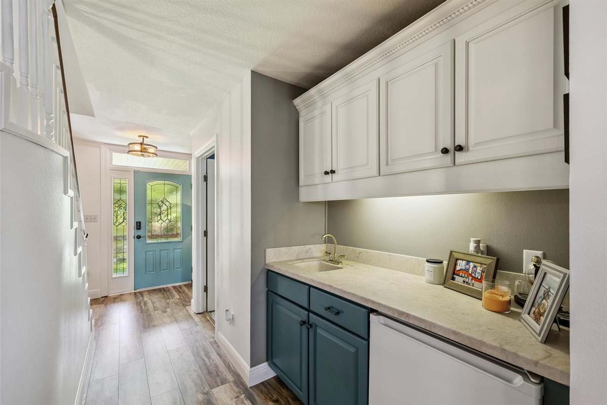 Wet bar and mini fridge