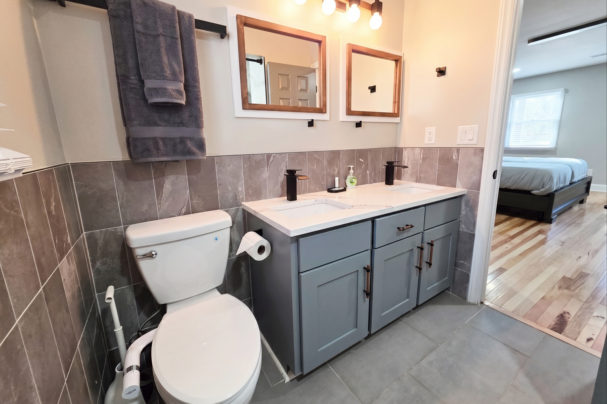 Main Bathroom