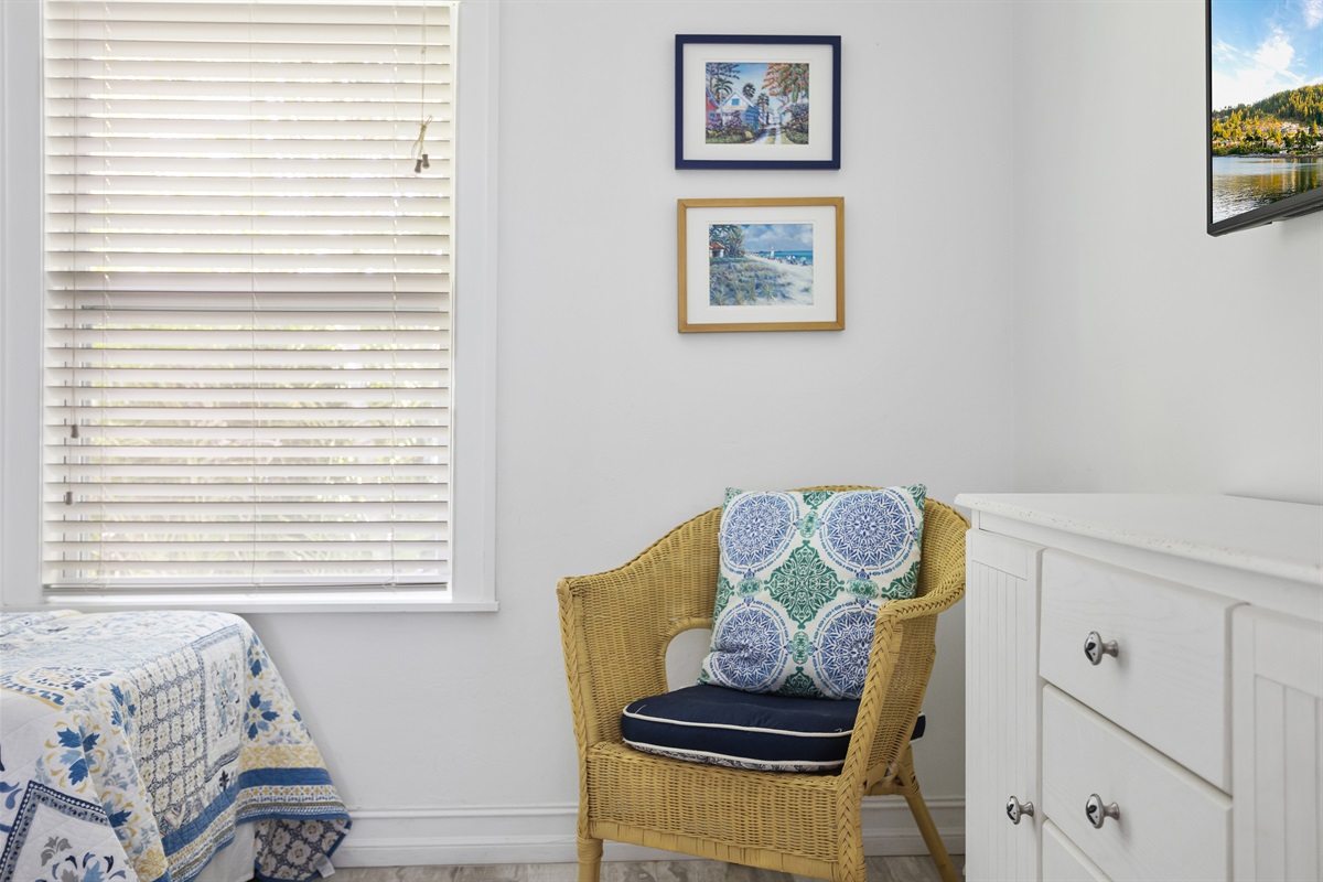 Small sitting area in twin bedroom