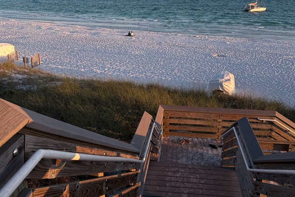 Gulfview Heights Beach Access a 7 min walk or 1 min golf cart ride from house
