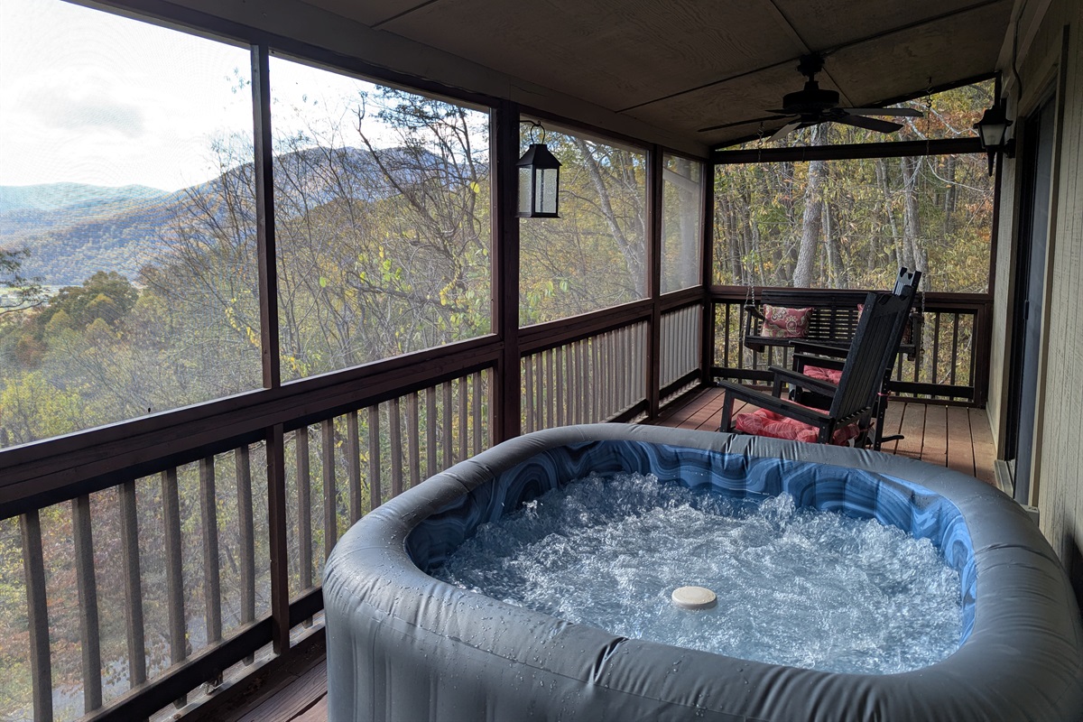 Hot Tub on Screened Porch with Mountain Views!